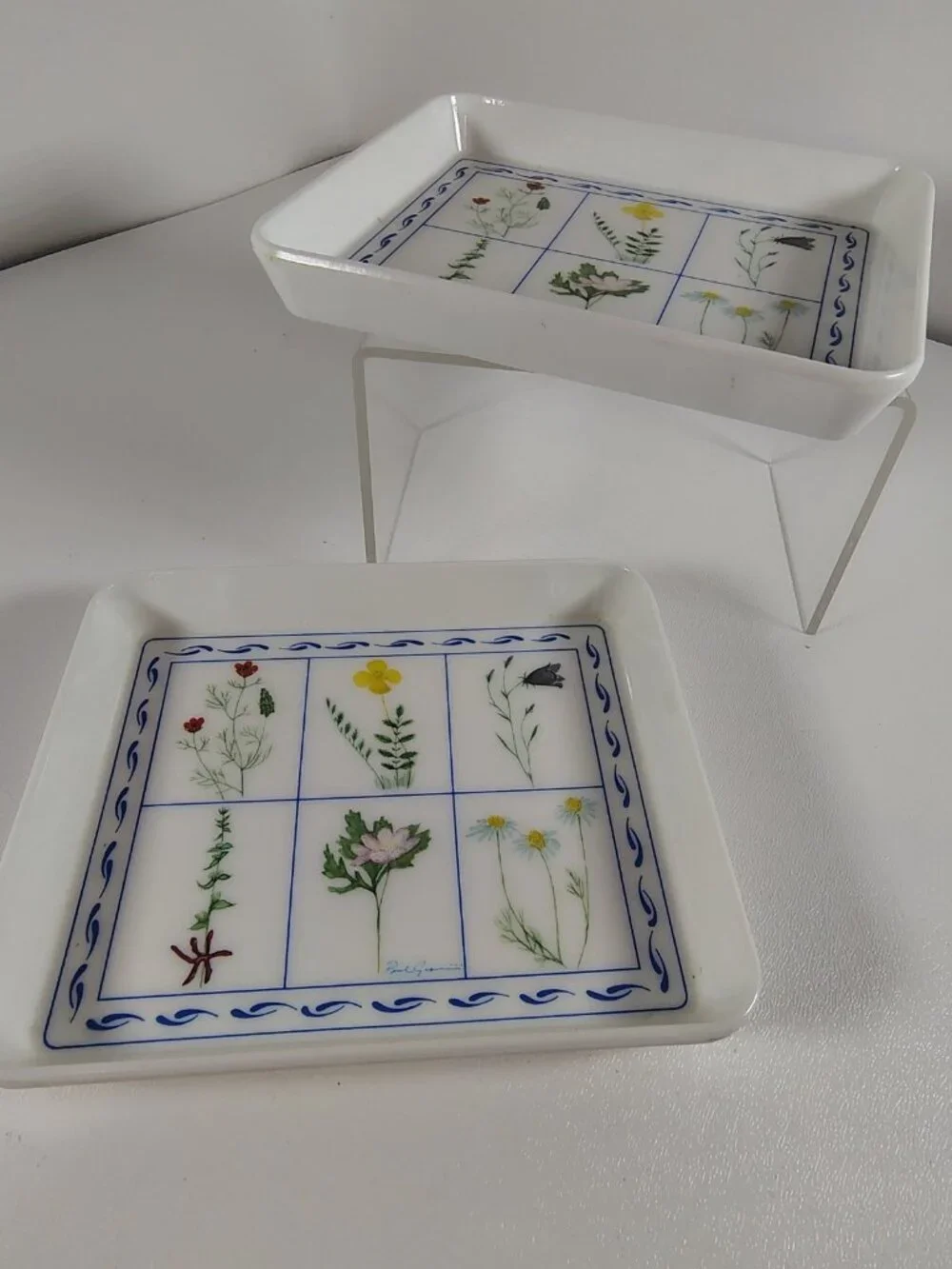 Melamine Trays 4.5